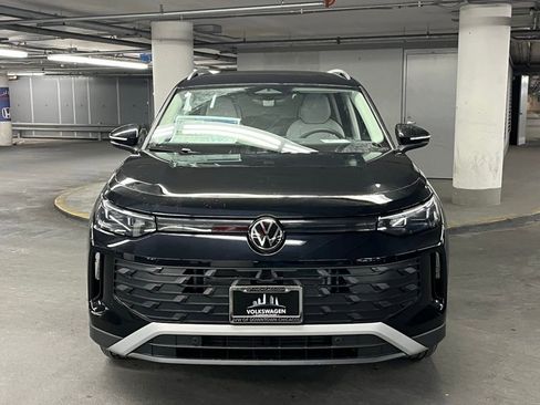 New 2026 Volkswagen Tiguan SE image 32