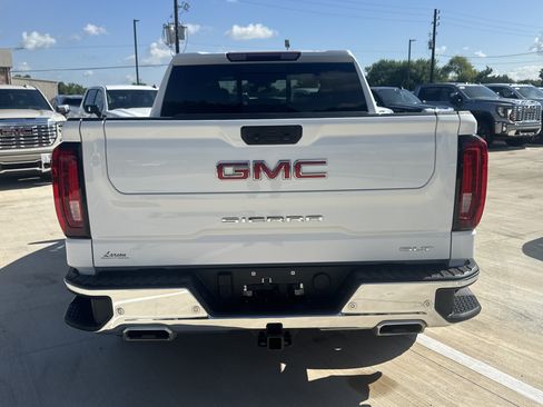 Used 2023 GMC Sierra 1500 SLT w/ SLT Premium Plus Package AWD/4WD image 15