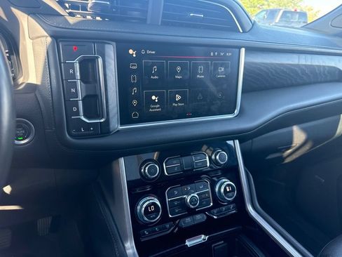 Used 2022 GMC Yukon Denali w/ Denali Premium Package AWD/4WD image 26