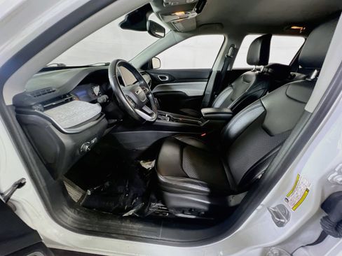 Used 2022 Jeep Compass Latitude w/ Convenience Group AWD/4WD image 19