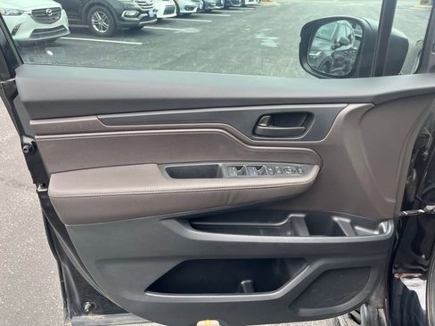 Used 2018 Honda Odyssey EX image 9