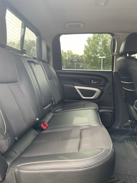 Used 2017 Nissan Titan PRO-4X AWD/4WD image 17