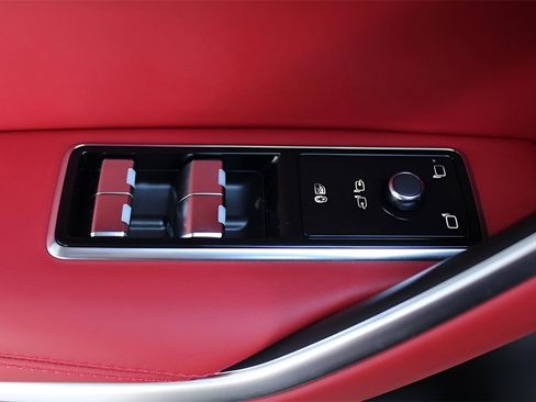 New 2026 Jaguar F-PACE R-Dynamic S image 11