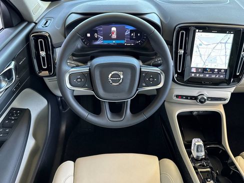 New 2026 Volvo XC40 B5 Ultra image 13