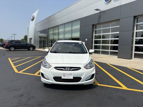 Used 2014 Hyundai Accent GS FWD image 2