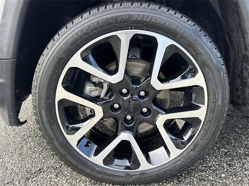 Used 2018 Jeep Compass Limited w/ Navigation Group image 10