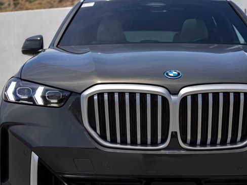 Certified 2025 BMW X5 xDrive50e w/ Executive Package AWD/4WD image 9