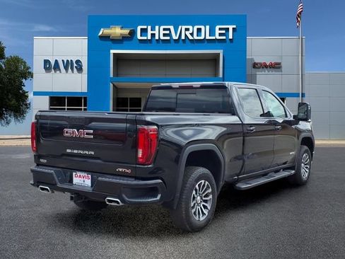 Used 2020 GMC Sierra 1500 AT4 w/ AT4 Premium Package AWD/4WD image 3