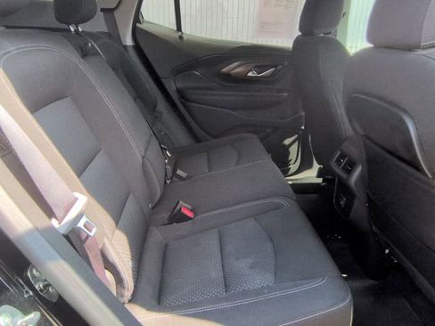 Used 2024 GMC Terrain SLE image 27