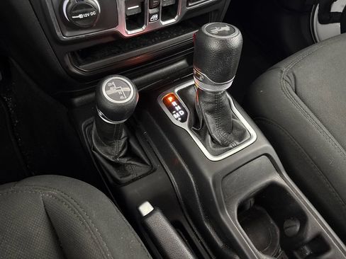 Used 2021 Jeep Wrangler Unlimited Sport AWD/4WD image 28