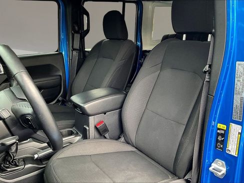 Used 2023 Jeep Wrangler Unlimited w/ Cold Weather Group image 20