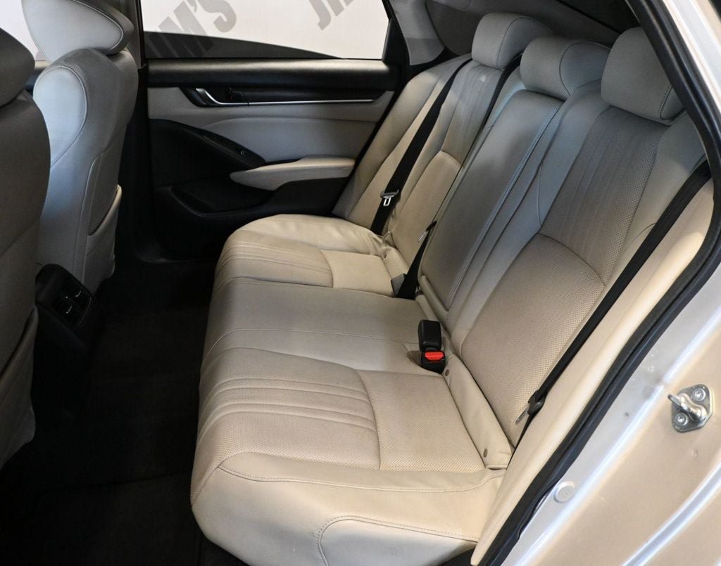 Used 2018 Honda Accord Touring image 16