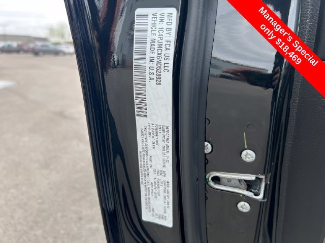 Used 2022 Jeep Cherokee Latitude AWD/4WD image 28