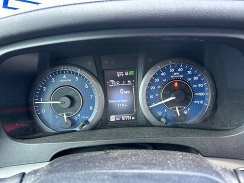 Used 2019 Toyota Sienna XLE w/ XLE Navigation Package FWD image 16