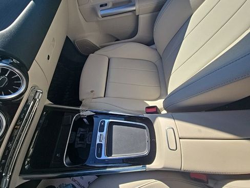 Used 2024 Mercedes-Benz GLA 250 4MATIC image 23