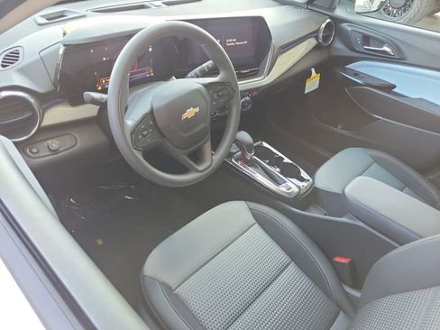 New 2026 Chevrolet Trax LT w/ LPO, Blackout Package image 6