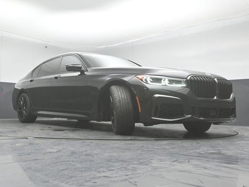 Used 2022 BMW 750i xDrive w/ M Sport Package image 37