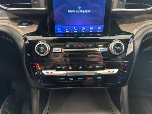 Used 2022 Ford Explorer Platinum w/ Equipment Group 601A image 21