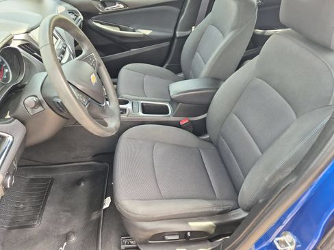 Used 2017 Chevrolet Cruze LT w/ Convenience Package FWD image 16
