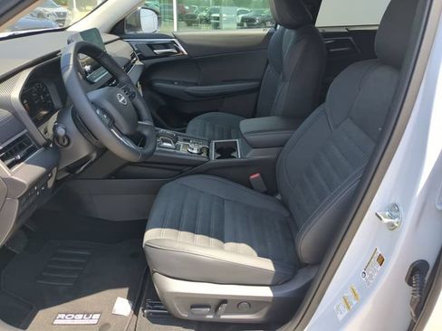 New 2026 Nissan Rogue SL AWD/4WD image 12
