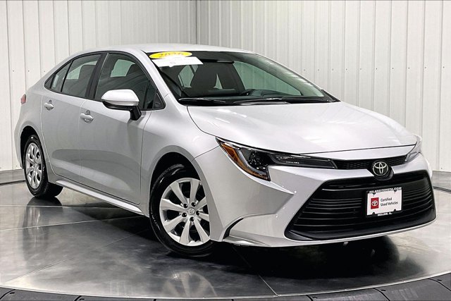 Certified 2026 Toyota Corolla LE FWD image 3