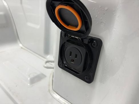 Used 2024 Chevrolet Silverado 1500 LT image 30