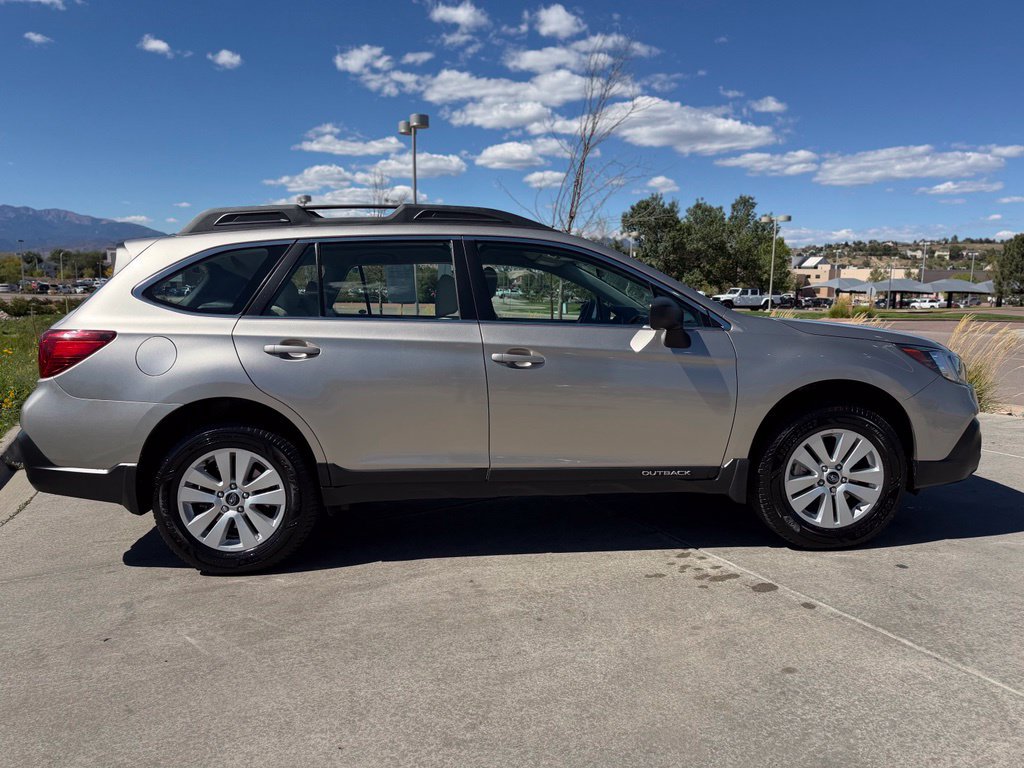 Used 2019 Subaru Outback 2.5i AWD/4WD image 9