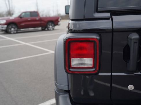 Used 2019 Jeep Wrangler Unlimited Sport S image 41