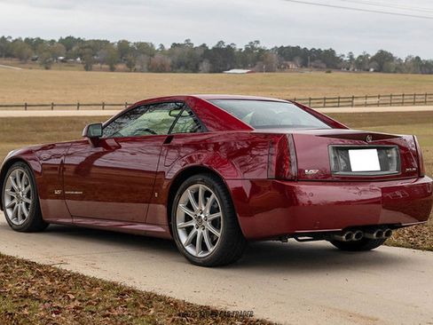 Used 2007 Cadillac XLR V image 16