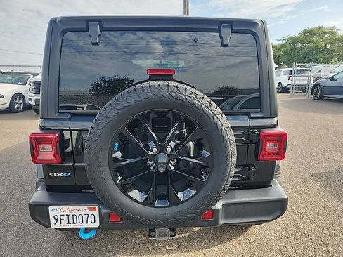 Used 2023 Jeep Wrangler Unlimited Sahara AWD/4WD image 12
