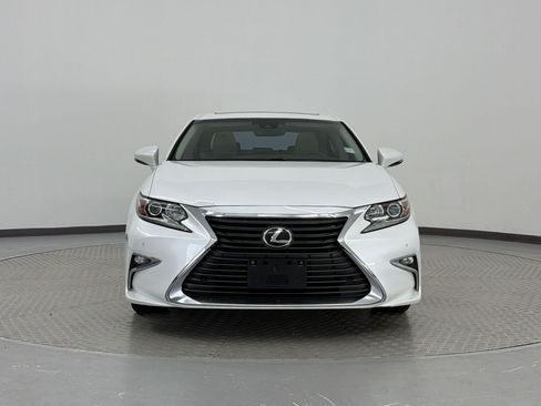 Used 2016 Lexus ES 350 w/ Premium Package w/Wood Trim FWD image 6