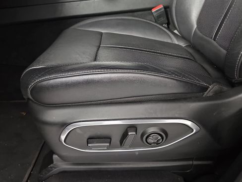 Used 2024 Jeep Wagoneer Series II w/ Flexible Seating Group RWD image 26