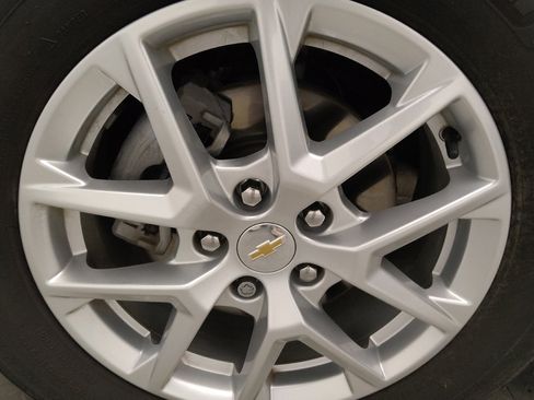 Used 2023 Chevrolet Equinox LS image 31