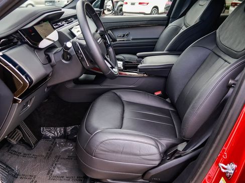 Used 2025 Land Rover Range Rover Sport image 19