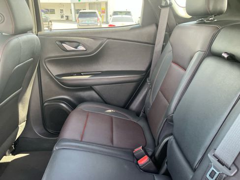 Used 2025 Chevrolet Blazer RS FWD image 38
