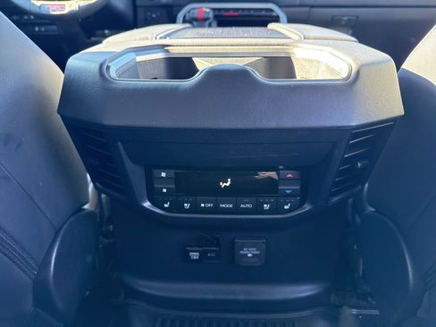 Used 2025 Toyota Sequoia Platinum image 26