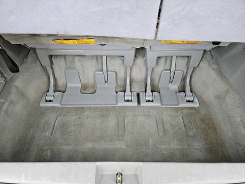 Used 2014 Toyota Sienna LE image 31