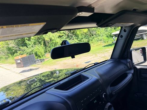 Used 2017 Jeep Wrangler Sport AWD/4WD image 18