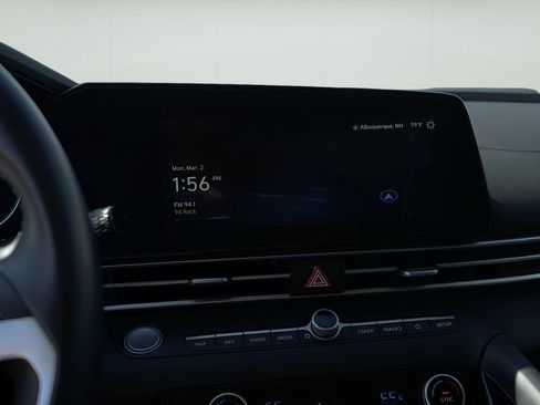 Used 2023 Hyundai Elantra SEL w/ Convenience Package image 17