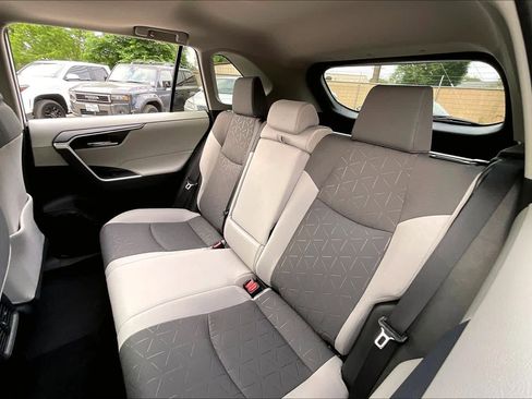 Used 2025 Toyota RAV4 XLE w/ Convenience Package AWD/4WD image 20