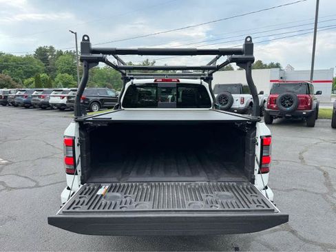 Used 2024 Nissan Frontier SV w/ SV Convenience Package AWD/4WD image 5