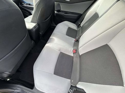 Used 2019 Toyota C-HR XLE image 11