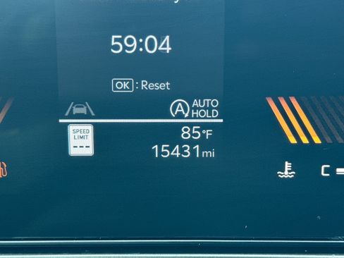 Used 2025 Kia Sorento LX FWD image 9