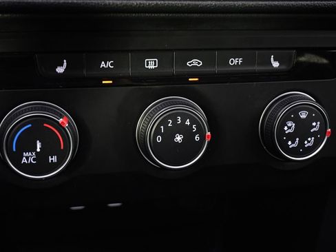 Used 2022 Volkswagen Taos SE AWD/4WD image 30