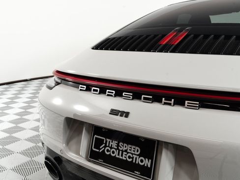 Used 2024 Porsche 911 Carrera RWD image 18