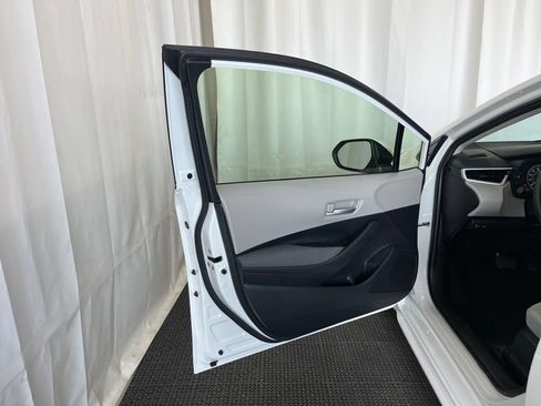 Used 2021 Toyota Corolla LE w/ Carpet Mat Package (TMS) FWD image 18