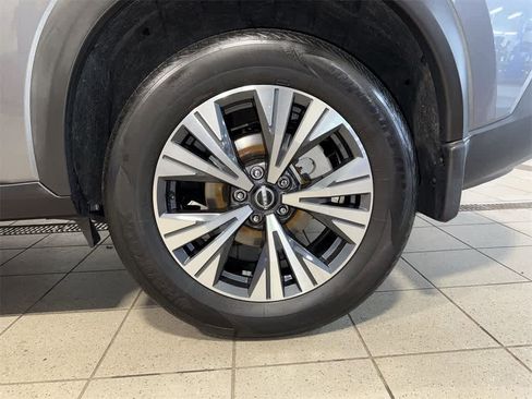 Used 2023 Nissan Rogue SV w/ SV Premium B Package image 10