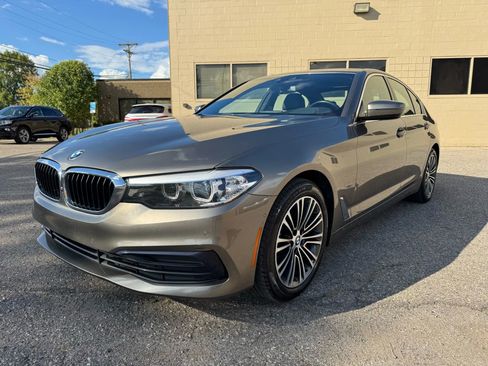 Used 2019 BMW 530i xDrive w/ Convenience Package image 3