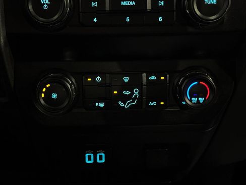 Used 2019 Ford F250 XL w/ Power Equipment Group RWD image 28