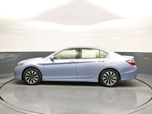 Certified 2017 Honda Accord Touring image 9